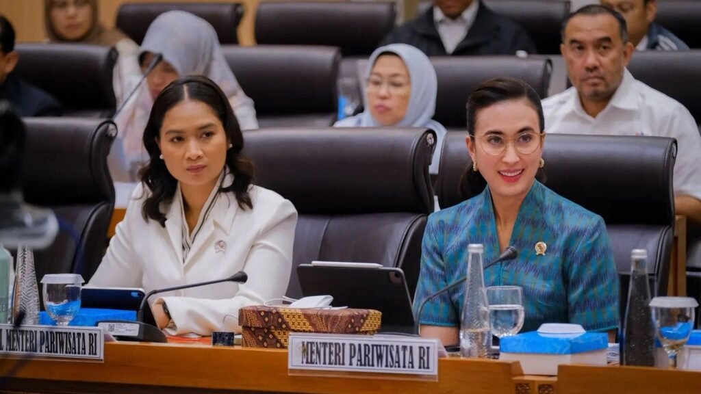 Pariwisata Ngebut di 2025, Menpar Klaim Target Nasional Terlampaui