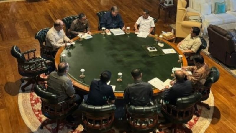 Rapat di Hambalang, Prabowo Fokus Perkuat Industri Tekstil dan Otomotif