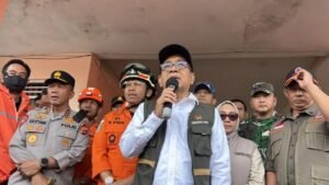 Menko PMK: Negara Hadir Tangani Longsor Cisarua
