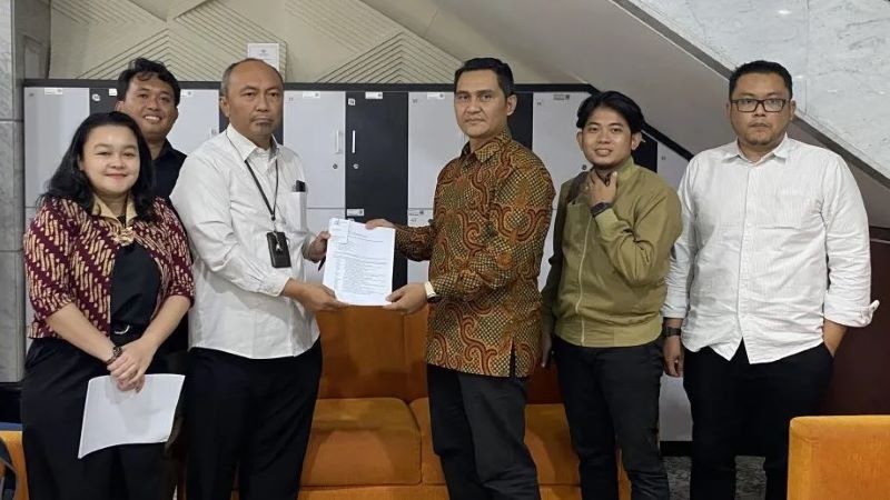 21 Pakar Hukum Minta Adies Kadir Dicopot dari MK
