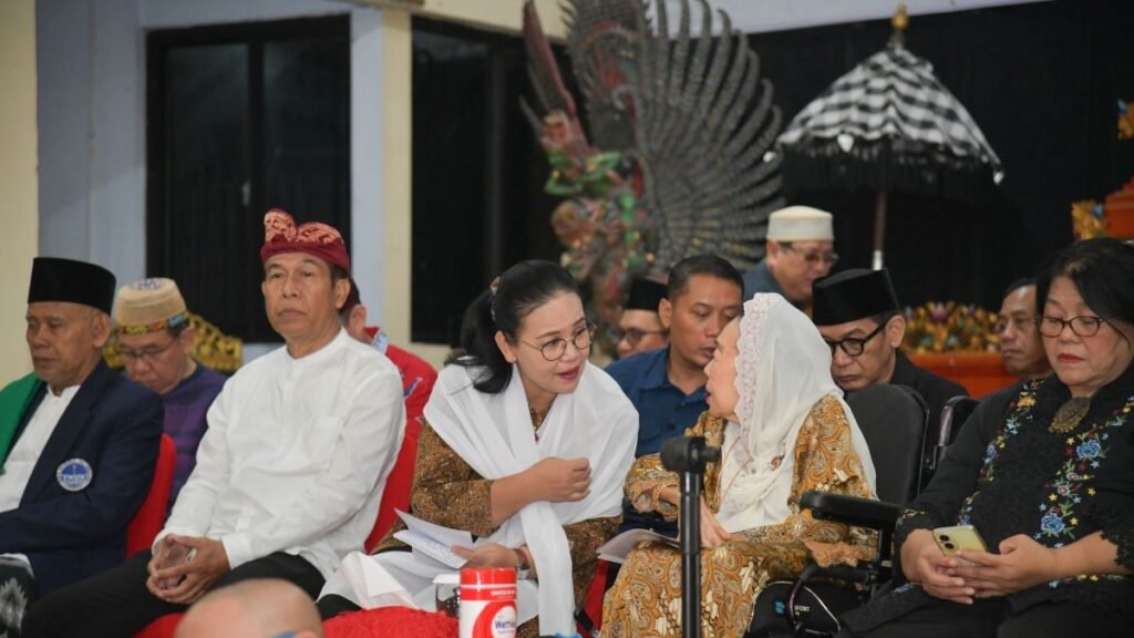 Sahur di Pura: Agustina dan Sinta Nuriyah Rawat Toleransi Kota Semarang