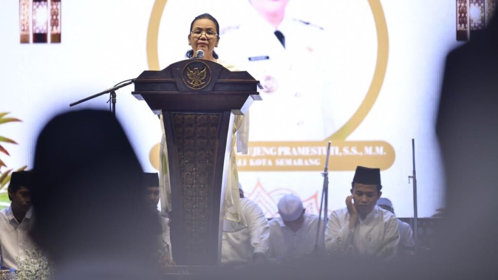 Wali Kota Semarang Ajak Warga Rawat Kota di Malam Nuzulul Qur’an