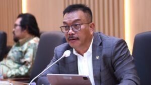 DPR Usul Pelanggaran THR Dijerat Pidana, Bukan Sekadar Sanksi Administratif