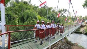 280 Jembatan Rampung dalam Tiga Bulan, Presiden Tak Mau Lagi Anak Sekolah Basah-basahan