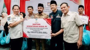 Mendagri Targetkan Tak Ada Lagi Pengungsi Tenda Saat Lebaran di Aceh