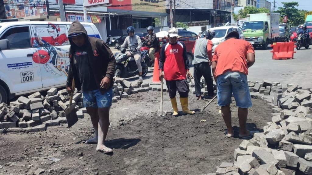 Dikeluhkan Warga, Jalan Citarum Semarang Bakal Dibeton Permanen