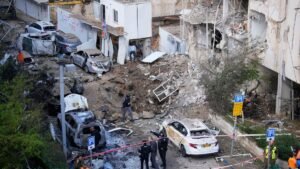 Iran Hujani Tel Aviv dengan Rudal, Bangunan Rusak dan Enam Luka