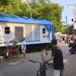 Sepeda Motor Tertemper Kereta Api Bathara Kresna Di CFD Solo, Langsung Di Evakuasi Ke RS Kasih Ibu