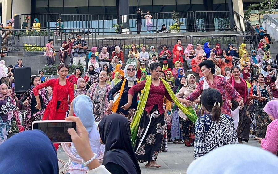 KOWANI Peringati Hari Kartini, Gelar Gerakan Nasional Wanita Berkebaya dan Fun Walk 1,2 km