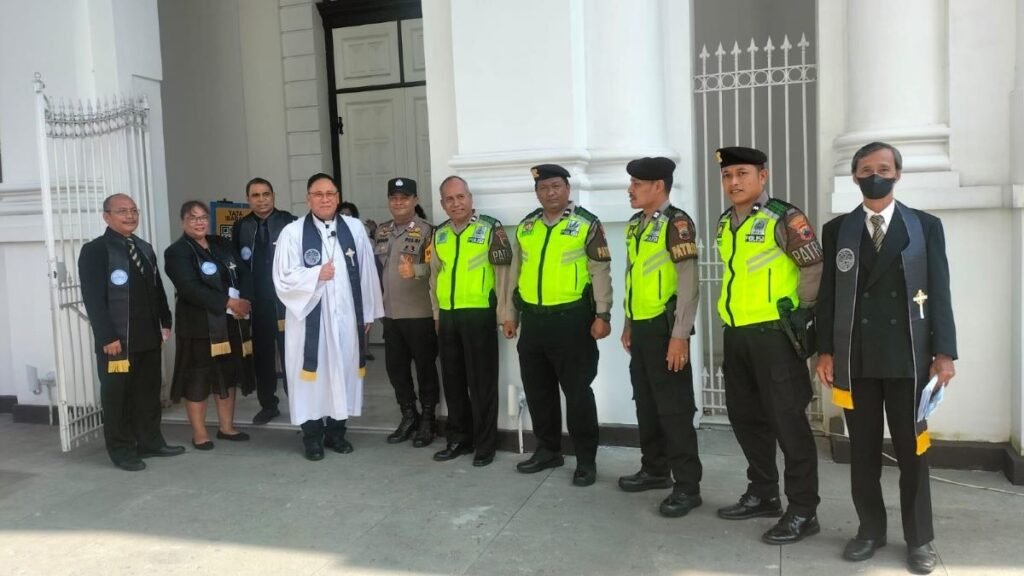 7.161 Personel Gabungan Amankan Ibadah Jumat Agung di 996 Titik di Jateng