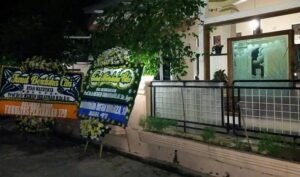 Apakah Mengirim Karangan Bunga Duka Cita Termasuk Takziah?  Nah Ini Ulasannya