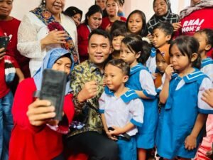 Staf Khusus Menag RI Rayakan Hardiknas bersama 38 Anak Pemulung, Komitmen Beri Pembinaan dan Beasiswa