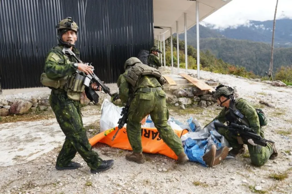 TNI Buru Kelompok Elkius, OPM yang Serang Pesawat PT AMA di Yahukimo