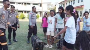 Dari K-9 Polri, Hadir Keceriaan di Tengah Pengungsian Anak Korban Gempa NTT