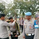 Kapolda NTT Berikan Penghargaan kepada Kombes Pol Bayu Suseno,  Atas Dedikasi Usai Menjadi Kasatgas Ops Aman Nusa II Bencana Alam