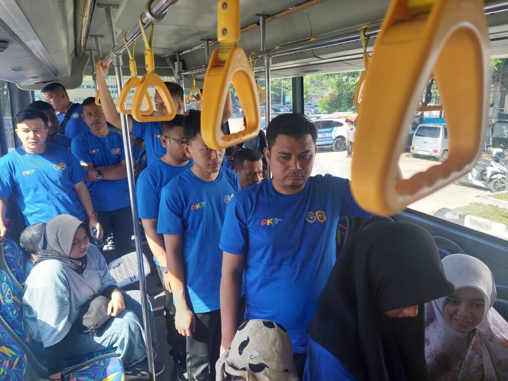 Bus_Trans_Koetaradja2